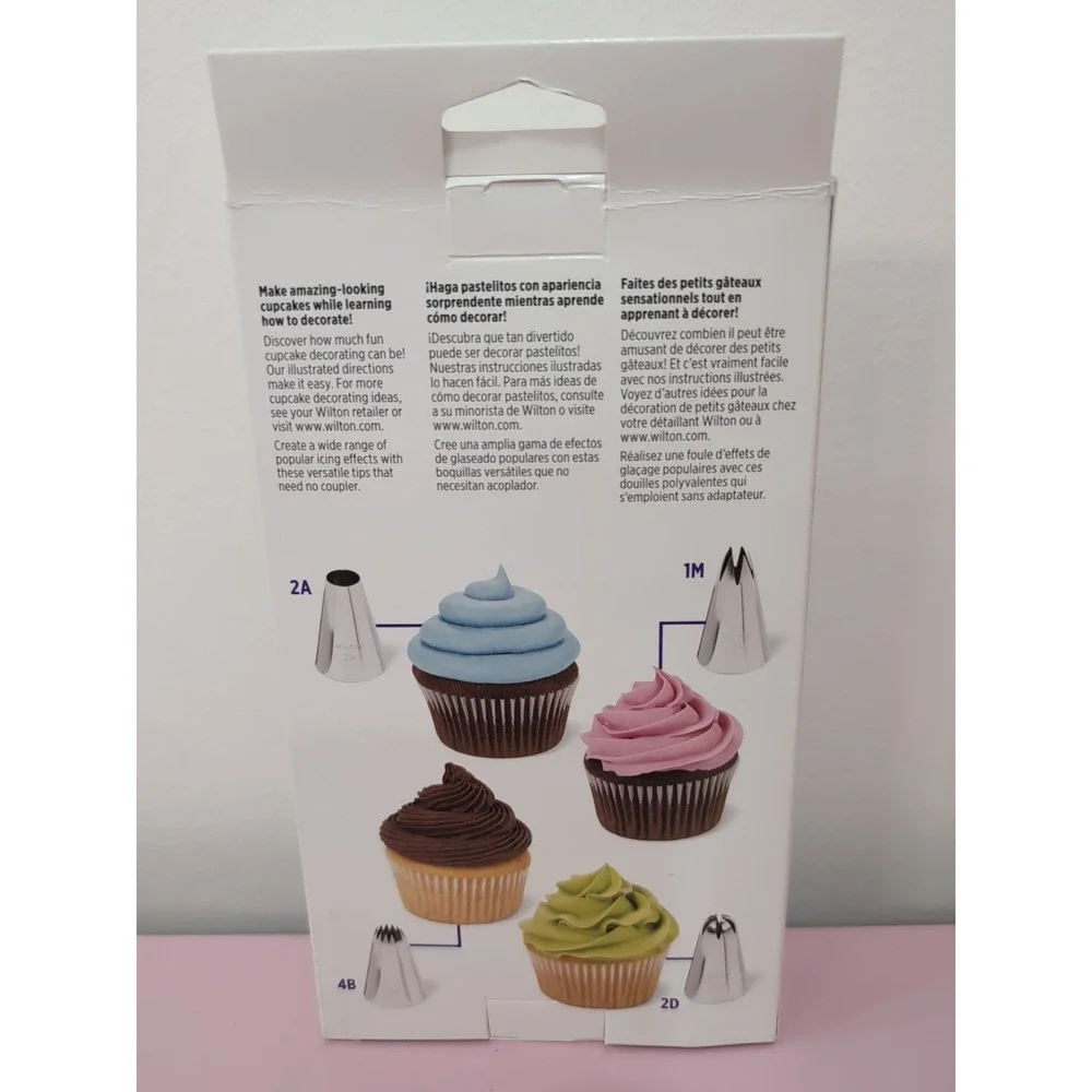 Wilton 12‎ Piece Cupcake Frosting Cake Cookie Decorating Set Kit Tips Bags NEW